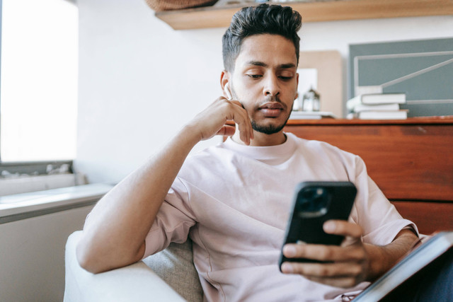 Ilustrasi cara mengatasi bluetooth HP tidak terdeteksi. Foto: Pexels.com