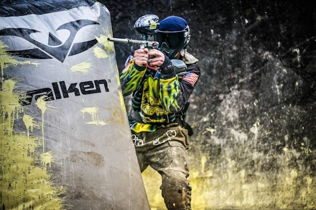 Ilustrasi strategi taktis dalam bermain paintball. Foto: James F/Unsplash