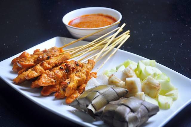 Kuliner malam Medan. Foto hanyalah ilustrasi, bukan tempat yang sebenarnya. Sumber: Unsplash/K Azwan