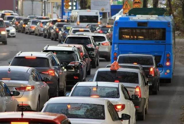 Ilustrasi kemacetan lalu lintas saat mudik. Foto: Pixabay