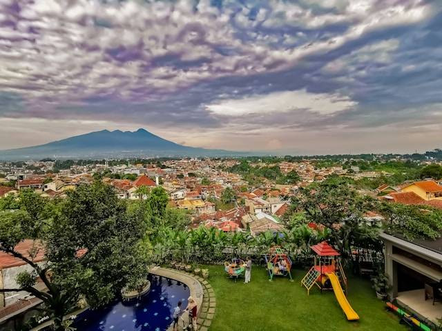 Tempat wisata di Bogor seperti luar negeri. Foto hanyalah ilustrasi, bukan tempat yang sebenarnya. Sumber: Unsplash/Kusumo Nugroho