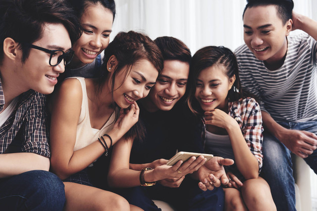 Ilustrasi Ketawa karena Kata-Kata Lucu Tapi Mendalam. Foto: Shutterstock