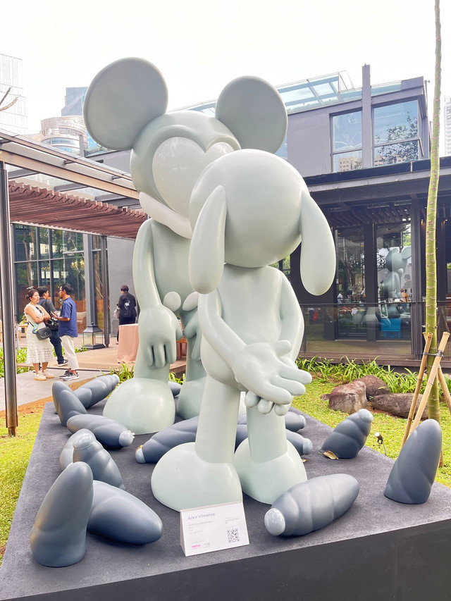 Ragam karya seni di Art Jakarta Gardens 2024 di Hutan Kota by Plataran, Gelora Bung Karno (GBK) pada Selasa (23/4/2024). Foto: Gitario Vista Inasis/kumparan