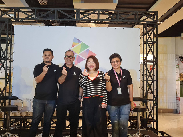 Konferensi pers festival pameran K-pop terbesar di Indonesia, D'Festa Jakarta 2024, yang digelar di Lima Lima Mall Taman Anggrek Jakarta, Selasa (23/4). Foto: kumparan/Andari Novianti