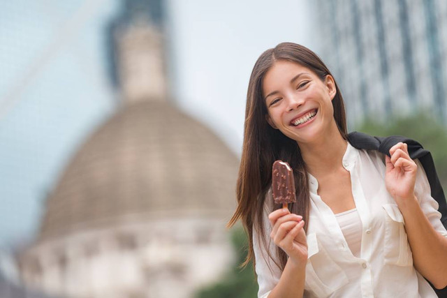 Ilustrasi makan es krim. Foto: Shutterstock