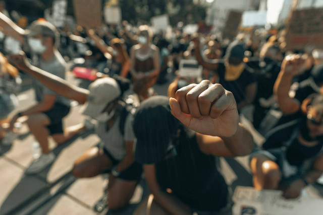 Ilustrasi Contoh Sikap Radikalisme, foto:unsplash 
