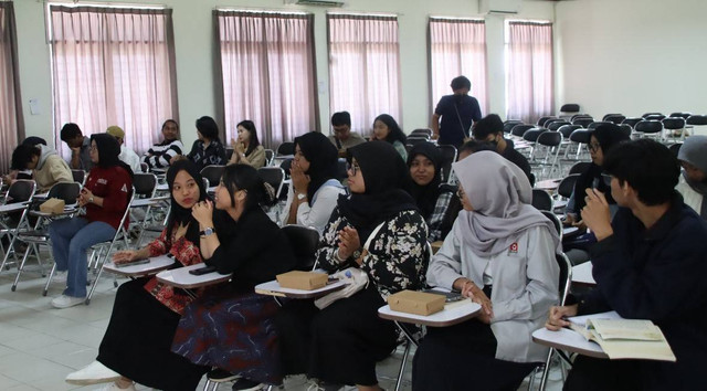 Kegiatan Sekolah Kesetaraan guna meningkatkan kesadaran terhadap perempuan, oleh Sekolah Kesetaraan di Universitas Mulawarman (Dok. Pribadi)