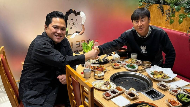 Ketum PSSI, Erick Thohir; dan pelatih Timnas Indonesia, Shin Tae-yong. Foto: Instagram @erickthohir