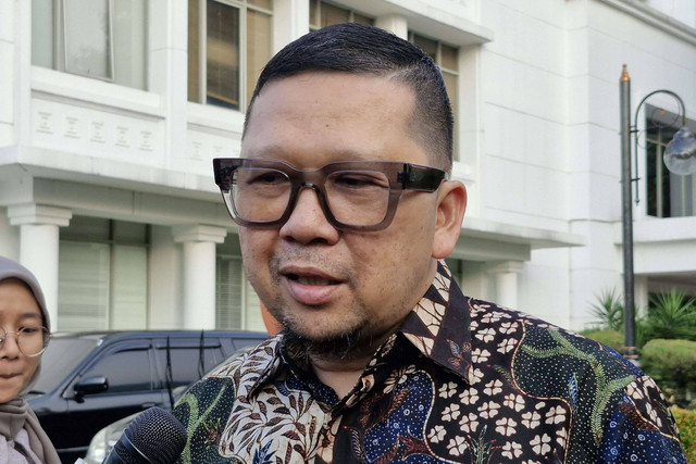 Ketua Komisi II DPR Ahmad Doli Kurnia di Setneg, Kamis (25/4/2024) Foto: Nadia Riso/kumparan