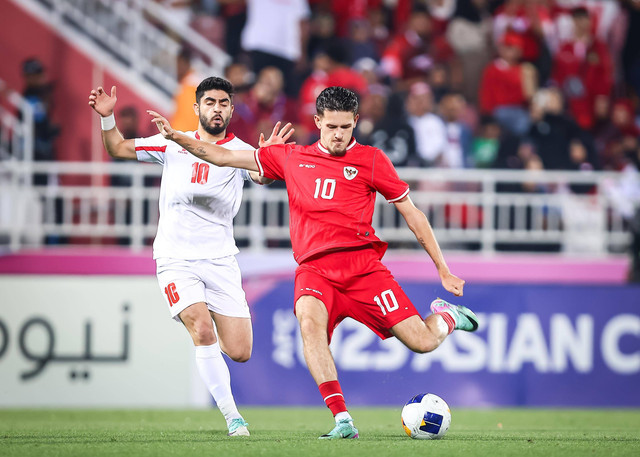 Pemain Timnas Indonesia, Justin Hubner (kanan). Foto: PSSI