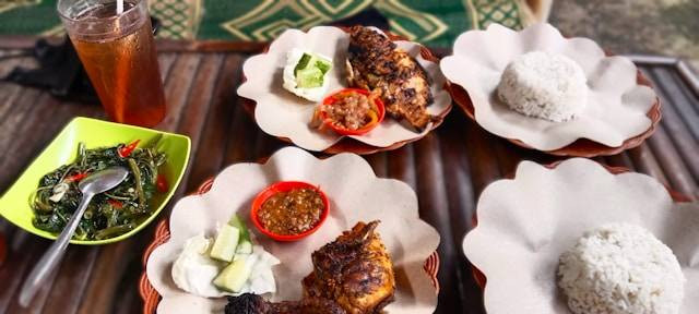 Destinasi Wisata Kuliner Cirebon. Foto hanya ilustrasi bukan tempat sebenarnya. Sumber foto: Unsplash.com/Inna Safa