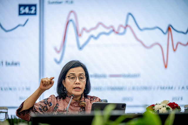 Menteri Keuangan Sri Mulyani menyampaikan keterangan saat konferensi pers APBN KiTa edisi April 2024 di Jakarta, Jumat (26/4/2024). Foto: Bayu Pratama S/ANTARA FOTO