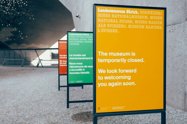 Ilustrasi Jelaskan Jenis Poster Berdasarkan Isi. Sumber: Unsplash/Patrick Robert Doyle