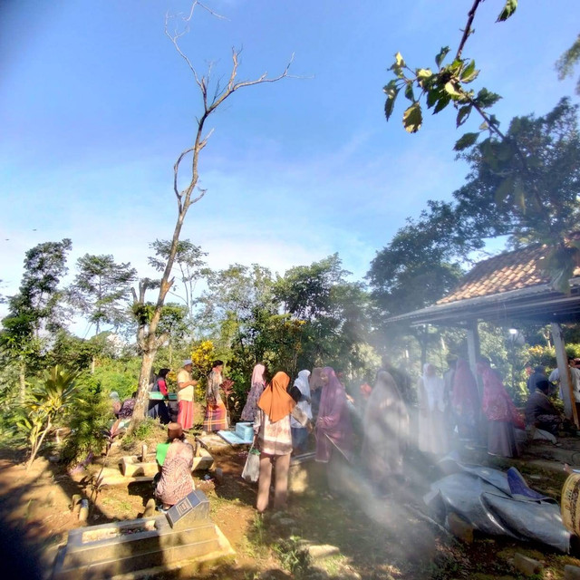 TPU Dusun Menggala Desa Karangtengah. Sumber: Dokumentasi Pribadi