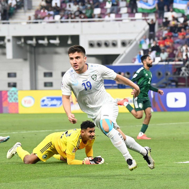 Pemain Timnas U-23 Uzbekistan, Khusayin Norchaev, saat menjebol gawang Arab Saudi saat perempat final Piala Asia U-23 2024 di Khalifa International Stadium, Al Rayyan, Qatar, pada Jumat (26/4) malam WIB. Foto: Dok Instagram @uzbekistanfa