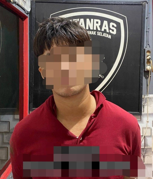 Pelaku pencurian rumah kosong di Pontianakk yang berhasil diamankan polisi. Foto: Dok, Polsek Pontianak Selatan 