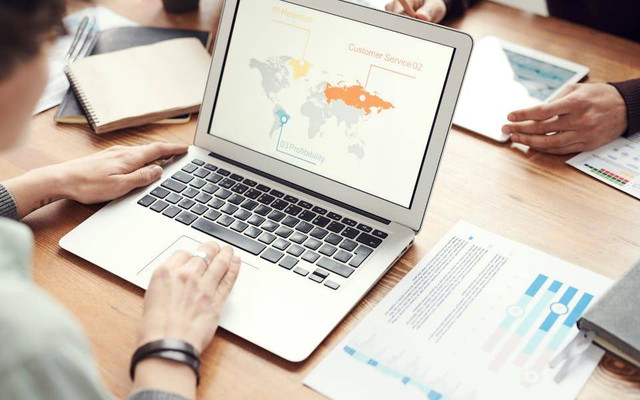 Ilustrasi manfaat kerja sama dan hubungan internasional. Sumber: fauxels/pexels.com