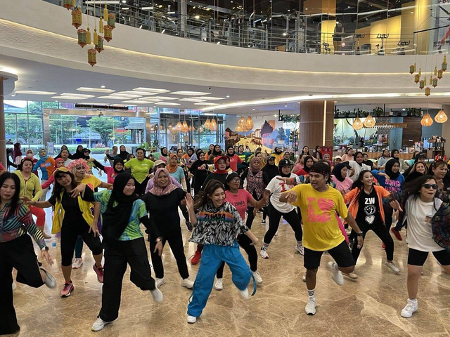 Peserta zumba di Lippo Mall Jogja. Foto: M Wulan
