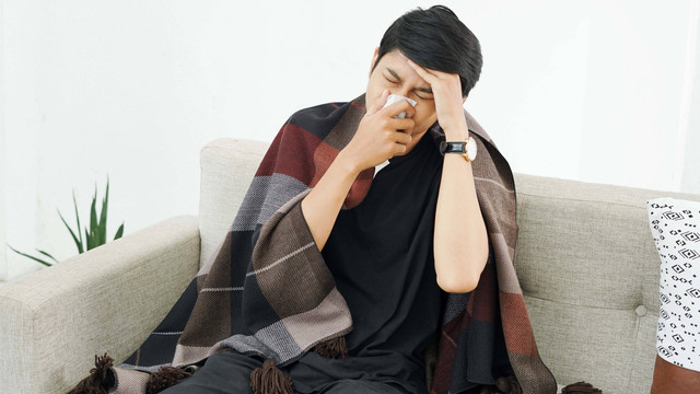 Kenapa Suami Bisa Ikut Mual Saat Istri Hamil? Ini Penjelasan Dokter! Foto: Kamara Studio/Shutterstock