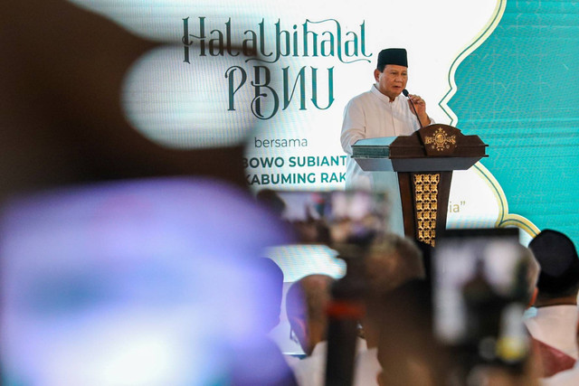 Presiden terpilih Prabowo Subianto memberikan sambutan saat menghadiri halalbihalal PBNU di Salemba, Jakarta Pusat, Minggu (28/4). Foto: Iqbal Firdaus/kumparan