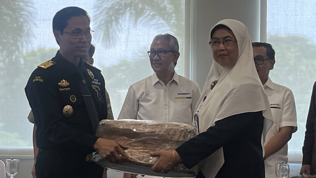 Penyerahan barang hibah milik SLB-A Pembina Tingkat Nasional Jakarta, di Tangerang, Senin (29/4). Foto: Widya Islamiati/kumparan