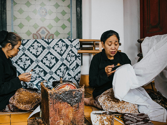 Ilustrasi dari manakah asal motif hias batik, Sumber: unsplash.com/CamilleBismonte.