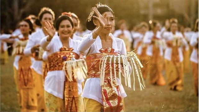Pengaruh Budaya Asing Terhadap Perkembangan Budaya Indonesia (sumber: https://pixabay.com/id/)