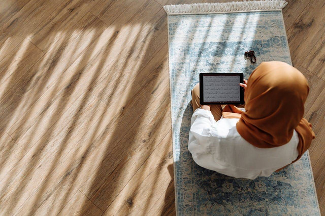 Jelaskan manfaat membiasakan perilaku mujahadah an-nafs dalam kehidupan sehari-hari. Foto hanya ilustrasi, bukan yang sebenarnya. Sumber: Pexels/Thirdman