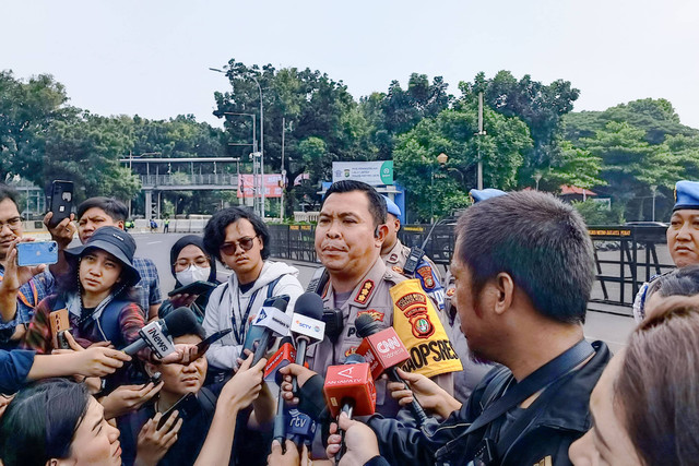 Kapolres Metro Jakarta Pusat Kombes Pol Susatyo saat dijumpai di kawasan aksi massa Hari Buruh di Patung Kuda, Gambir, Jakpus, (1/5/2024). Foto: Thomas Bosco/kumparan