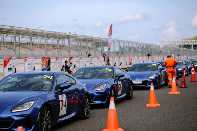 Peserta JDM Run melajukan mobilnya di Pertamina International Street Circuit Mandalika, Rabu (1/5/2024). Foto: dok. Subaru