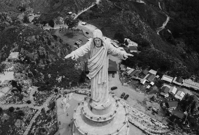 Ilustrasi Kata-Kata Hari Kenaikan Yesus Kristus yang Penuh Makna. Unsplash/Rio Lecatompessy