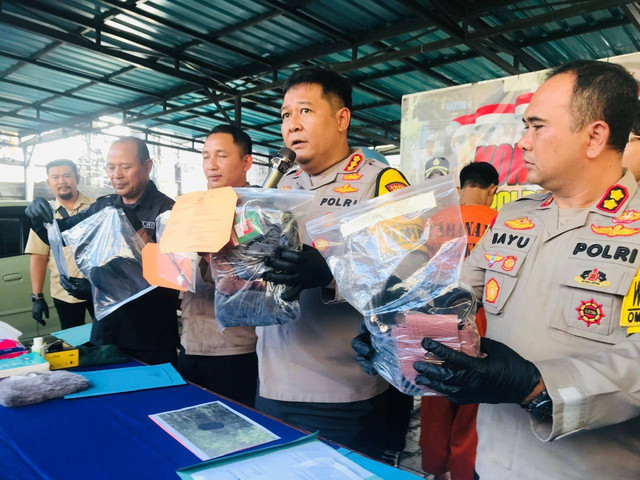 Seorang pemuda bernama Amrin AL Rasyid Pane (20) nekat menggorok leher seorang perempuan pekerja seks komersial (PSK) berinisial RA (23). Foto: Dok. Istimewa