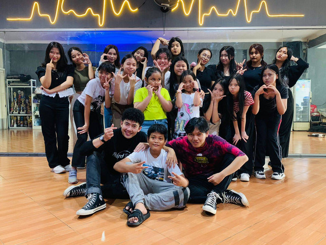 DMC Project: K-Pop Dance School Lampung, Minggu (5/5/2024) | Foto: Roza Hariqo / Lampung Geh