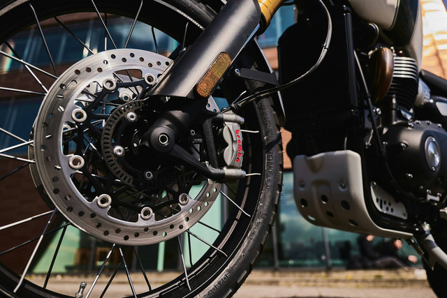 Ilustrasi tekanan angin ban motor. Foto: Unsplash