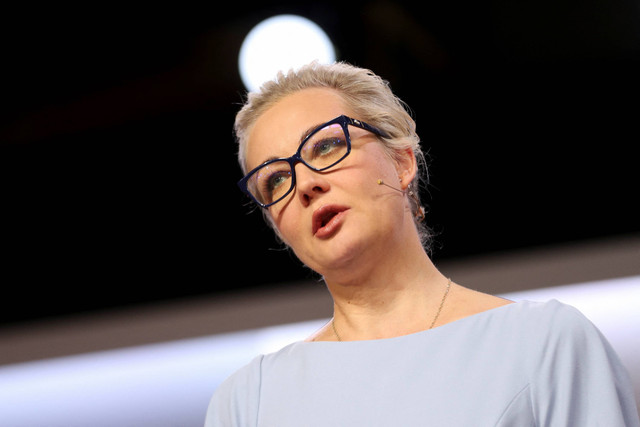 Yulia Navalnaya, janda mendiang pemimpin oposisi Rusia Alexei Navalny, berbicara pada hari dia menerima 'Hadiah Kebebasan Media' dari sebuah penerbit Jerman, pada Ludwig Erhard Gipfel 2024, di Tegernsee dekat Munich, Jerman (19/4/2024). Foto: Leonhard Simon/REUTERS