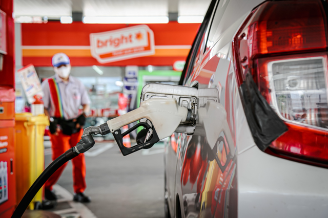 Pertamina Patra Niaga masih terus menyalurkan BBM jenis Pertalite. Foto: Dok. Pertamina