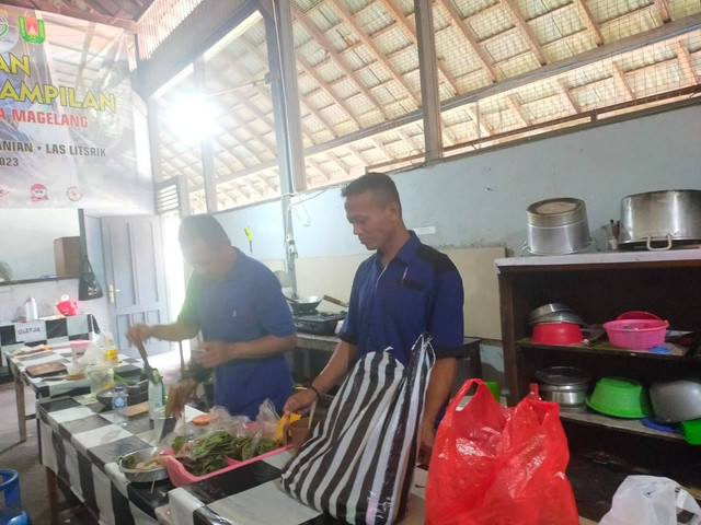 Kreativitas Terkunci: Narapidana Lapas Magelang Berkreasi di Dapur 