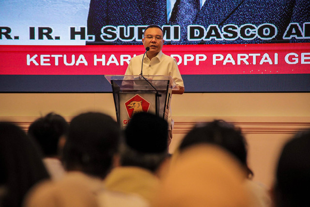 Ketua Harian DPP Partai Gerindra Sufmi Dasco Ahmad memberikan sambutan dalam acara Halal Bihalal DPD Partai Gerindra di Jakarta, Kamis (9/5/2024). Foto: Jamal Ramadhan/kumparan