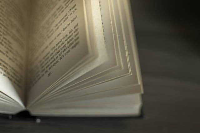 Perbedaan report text dan descriptive text. Foto hanya ilustrasi. Sumber: Pexels/Mikhail Nilov