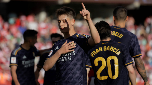 Selebrasi Arda Gueler saat Granada vs Real Madrid dalam laga pekan ke-35 Liga Spanyol 2023/24 di Nuevo Estadio de Los Carmenes pada Sabtu (11/5) malam WIB. Foto: REUTERS/Jon Nazca