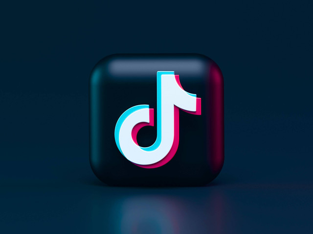 Nama TikTok Keren Perempuan,Foto :unsplash/Alexander Shatov