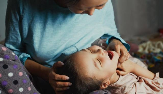 Ilustrasi Orang Tua dan Anak. Sumber: Shutterstock