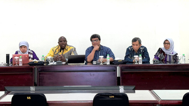 Jumpa pers Konferensi Global tentang Hak-Hak Perempuan dalam Islam (GCWRI) di UNISA Yogyakarta, Senin (13/5). Foto: Arif UT/Pandangan Jogja
