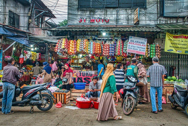 Jelaskan manfaat hidup rukun dengan sesama masyarakat. Foto hanya ilustrasi, bukan yang sebenarnya. Sumber: Pexels/Tom Fisk