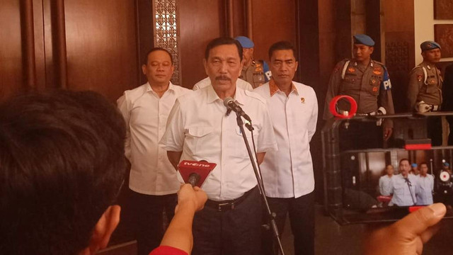 Menko Marves Luhut Binsar Panjaitan usai memberikan pengarahan di Rakernis Bareskrim Polri di Bali, Selasa (14/5/2024). Foto: Denita BR Matondang/kumparan