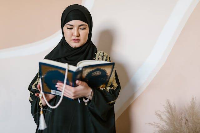 Ilustrasi Sebutkan 4 Hikmah Beriman Kepada Qada dan Qadar. Sumber: Pexels/RDNE