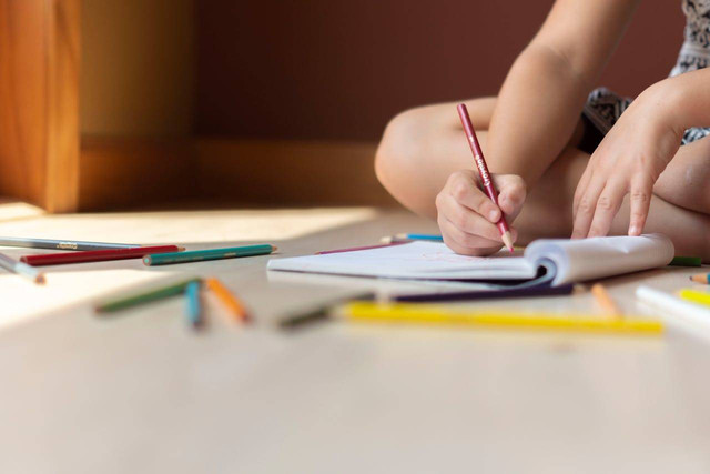 Ilustrasi untuk contoh puisi perpisahan anak TK. Sumber: pexels.com/Sarah Dietz