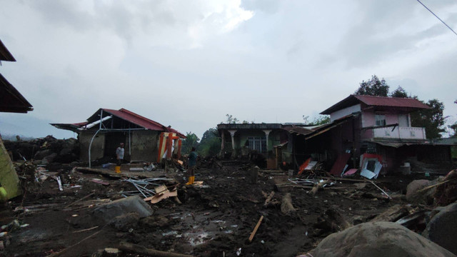 Suasana usai banjir lahar dingin Gunung Marapi di Nagari Bukik Batabuah, Kabupaten Agam, Sumatera Barat, Rabu (15/5/2024). Foto: Jonathan Devin/kumparan