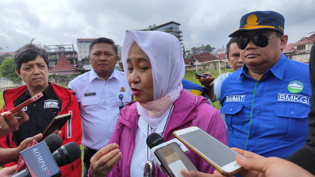 Kepala BMKG, Dwikorita Karnawati, di Bukittinggi, Sumatera Barat, Kamis (16/5/2024). Foto: Jonathan Devin/kumparan