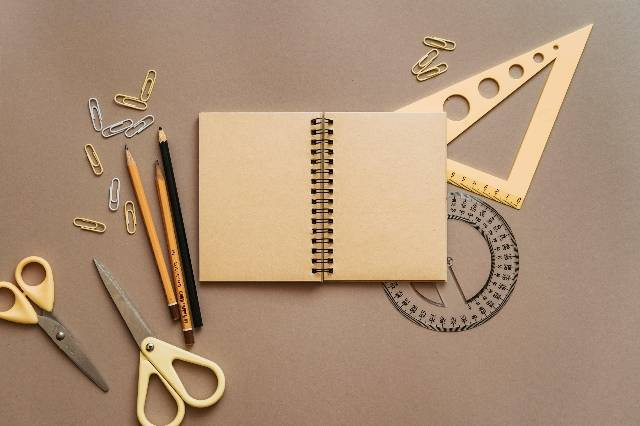 pendidikan merupakan kebutuhan primer bagi seluruh pelajar ataupun mahasiswa di Indonesia (pexels/learning)